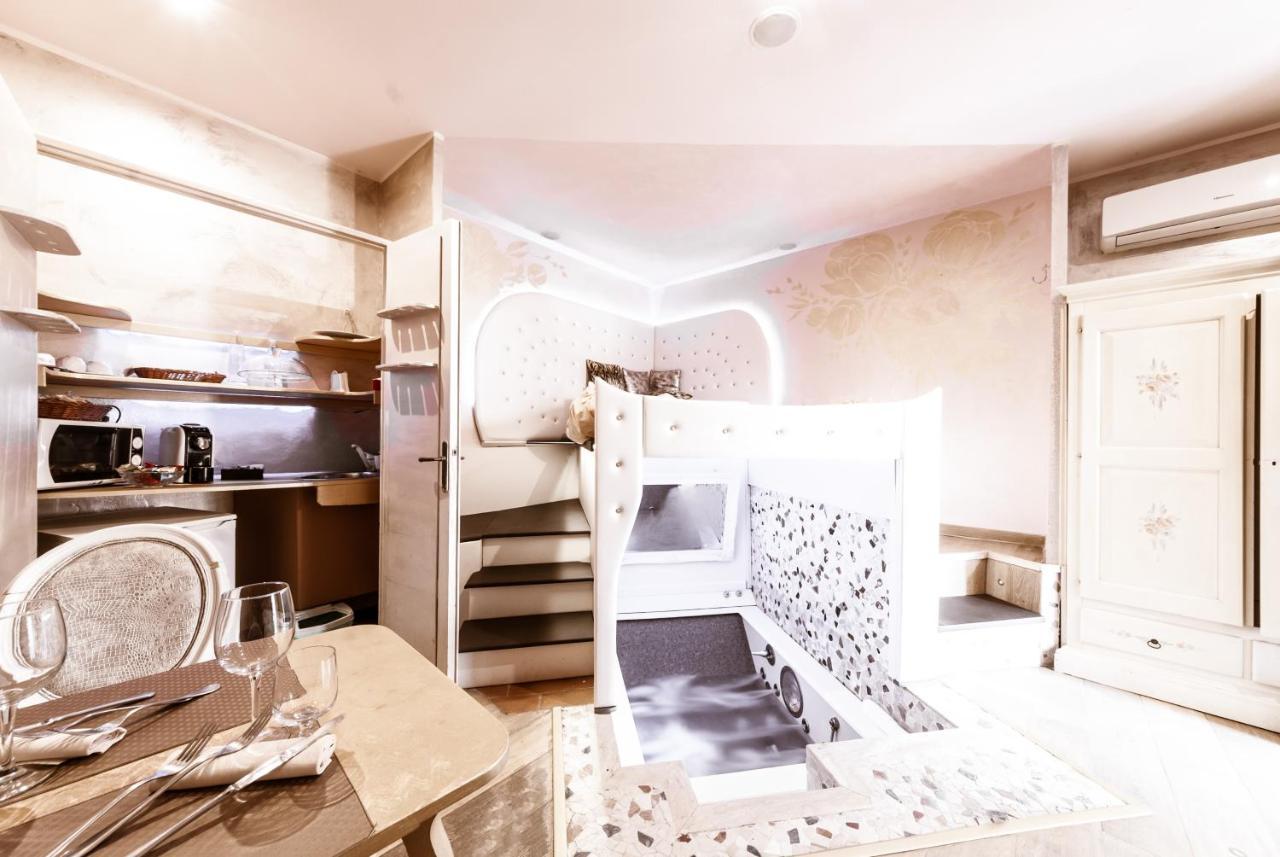 Bed and Breakfast Il Nido D'Amore - Lorenzana Colombaie Екстер'єр фото