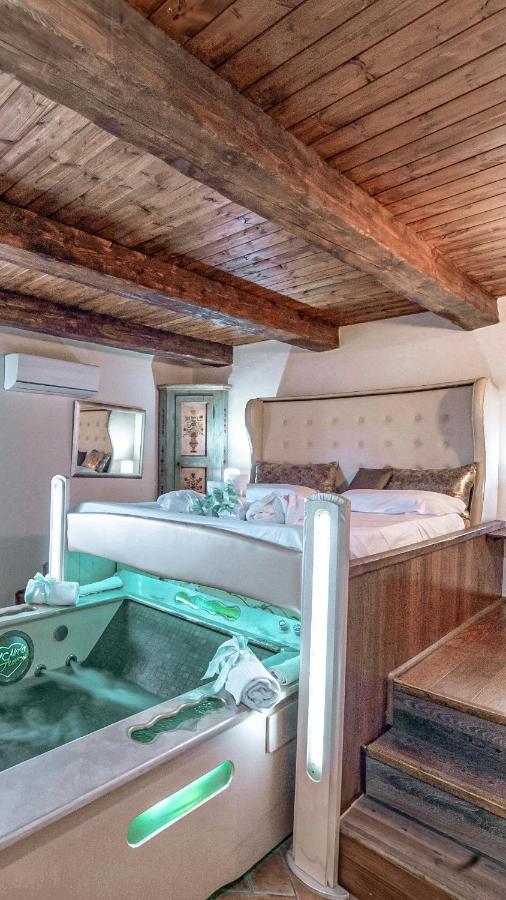 Bed and Breakfast Il Nido D'Amore - Lorenzana Colombaie Екстер'єр фото