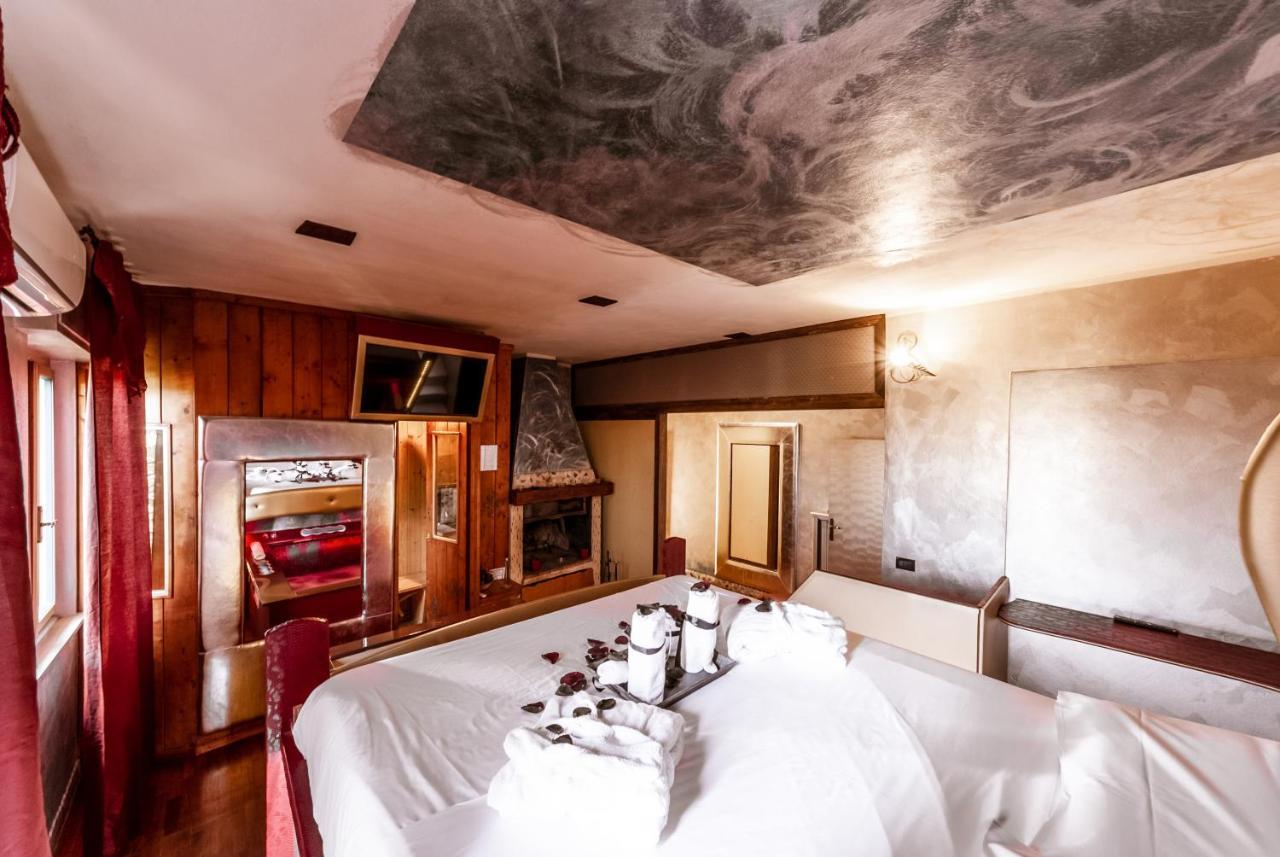Bed and Breakfast Il Nido D'Amore - Lorenzana Colombaie Екстер'єр фото