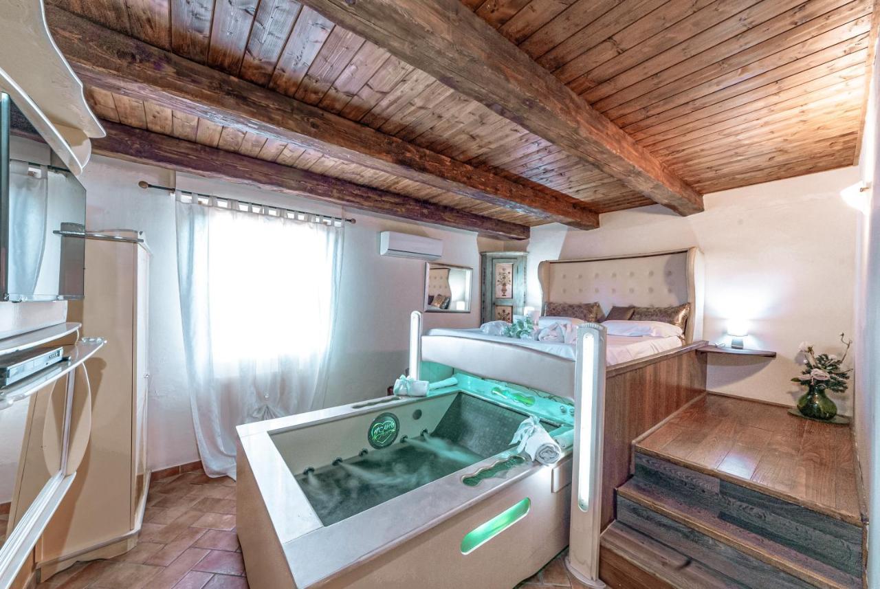 Bed and Breakfast Il Nido D'Amore - Lorenzana Colombaie Екстер'єр фото