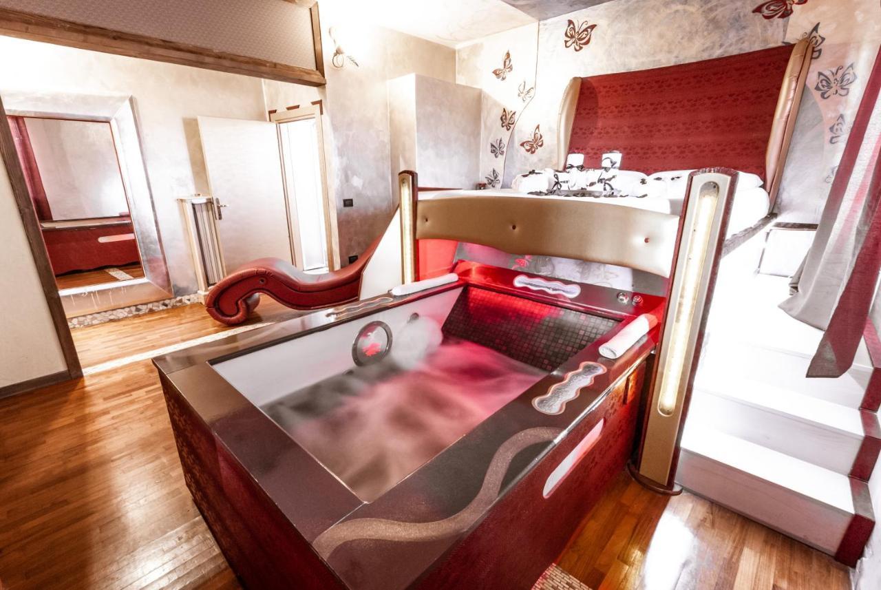 Bed and Breakfast Il Nido D'Amore - Lorenzana Colombaie Екстер'єр фото