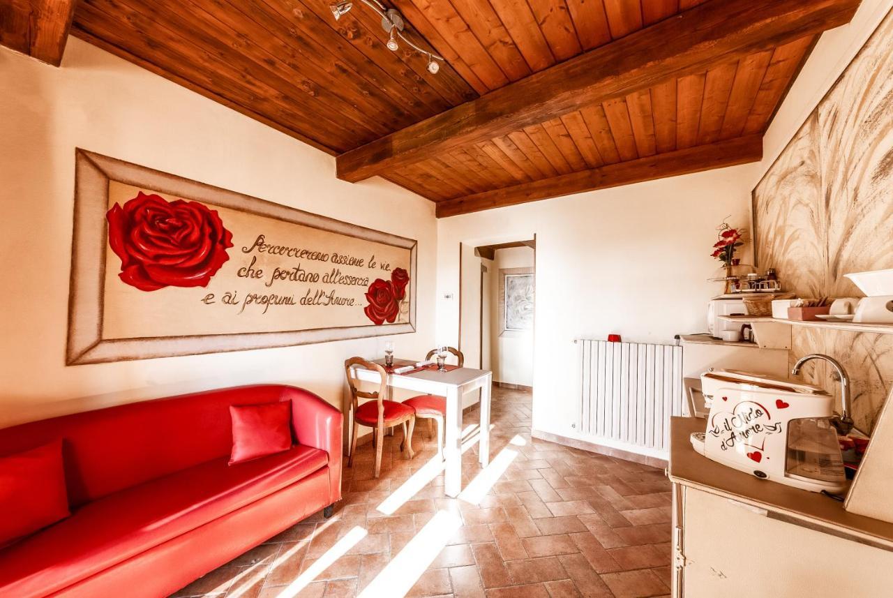 Bed and Breakfast Il Nido D'Amore - Lorenzana Colombaie Екстер'єр фото