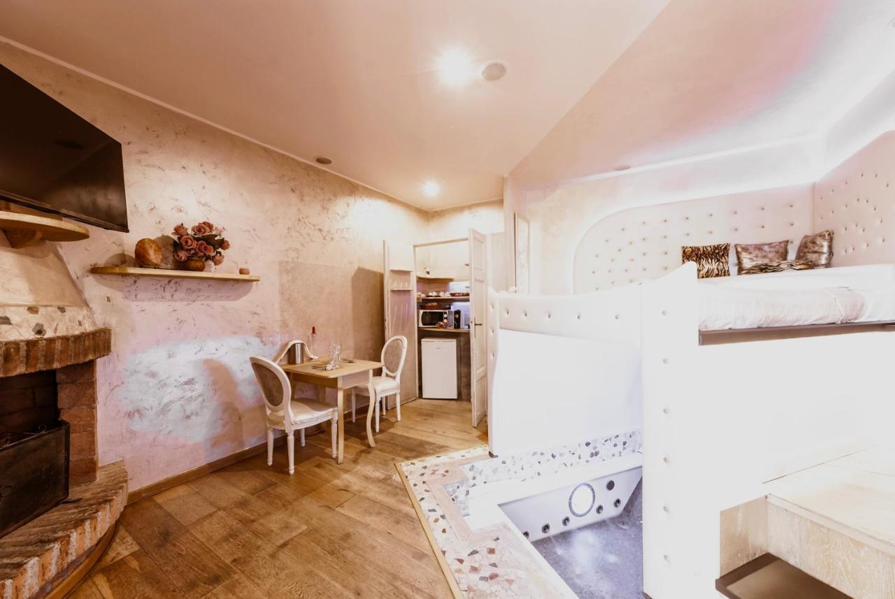 Bed and Breakfast Il Nido D'Amore - Lorenzana Colombaie Екстер'єр фото