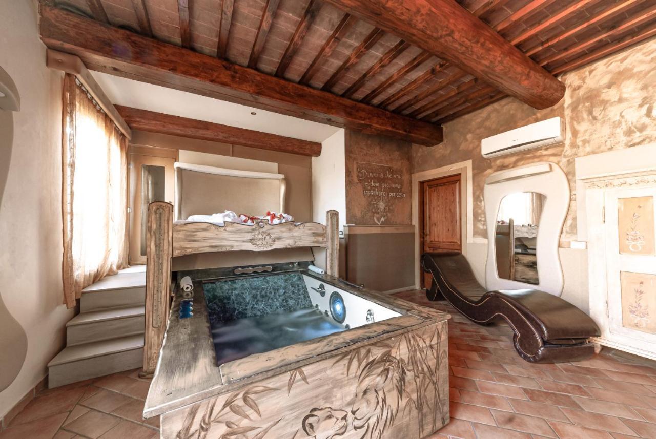 Bed and Breakfast Il Nido D'Amore - Lorenzana Colombaie Екстер'єр фото