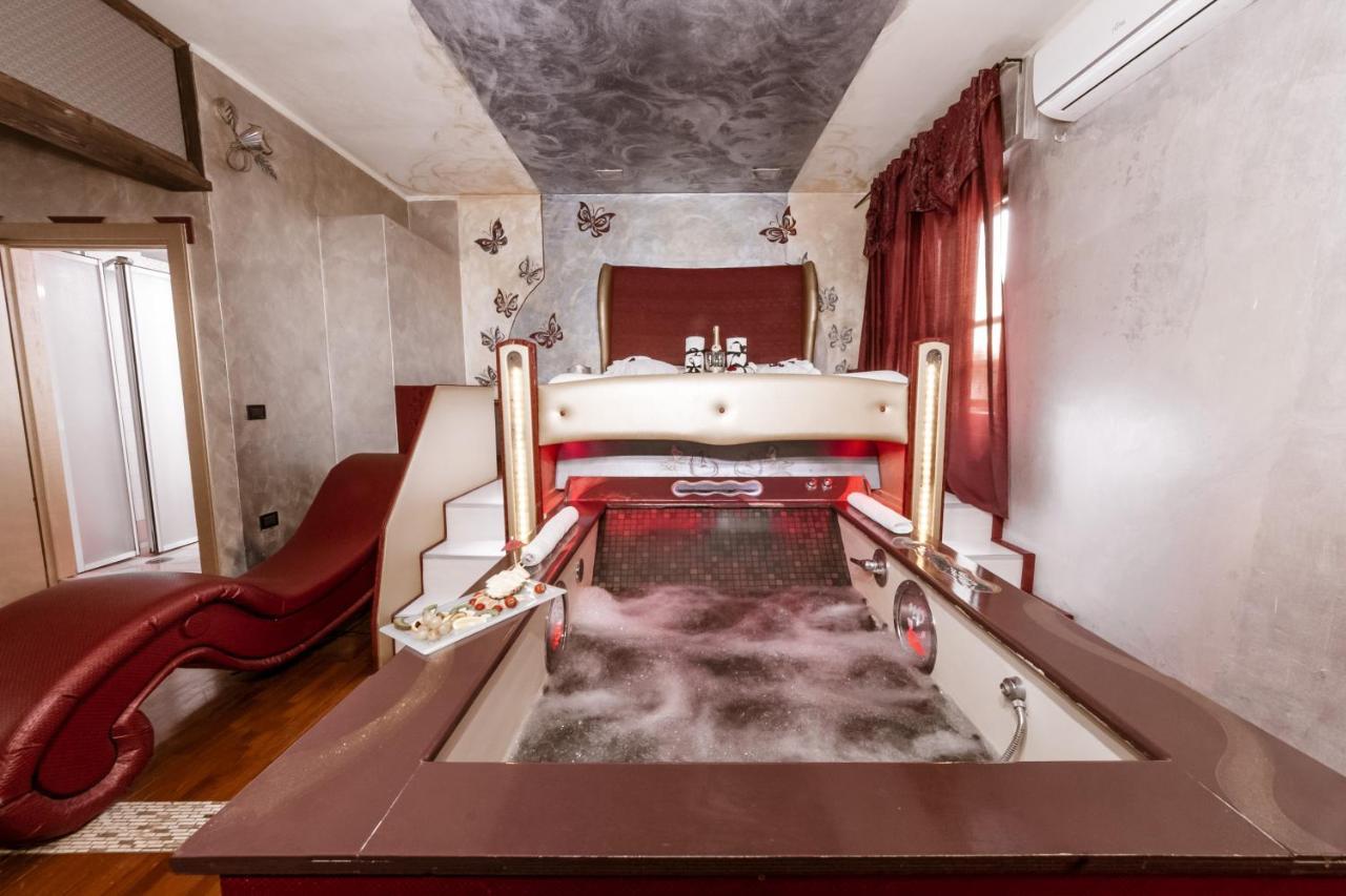 Bed and Breakfast Il Nido D'Amore - Lorenzana Colombaie Екстер'єр фото