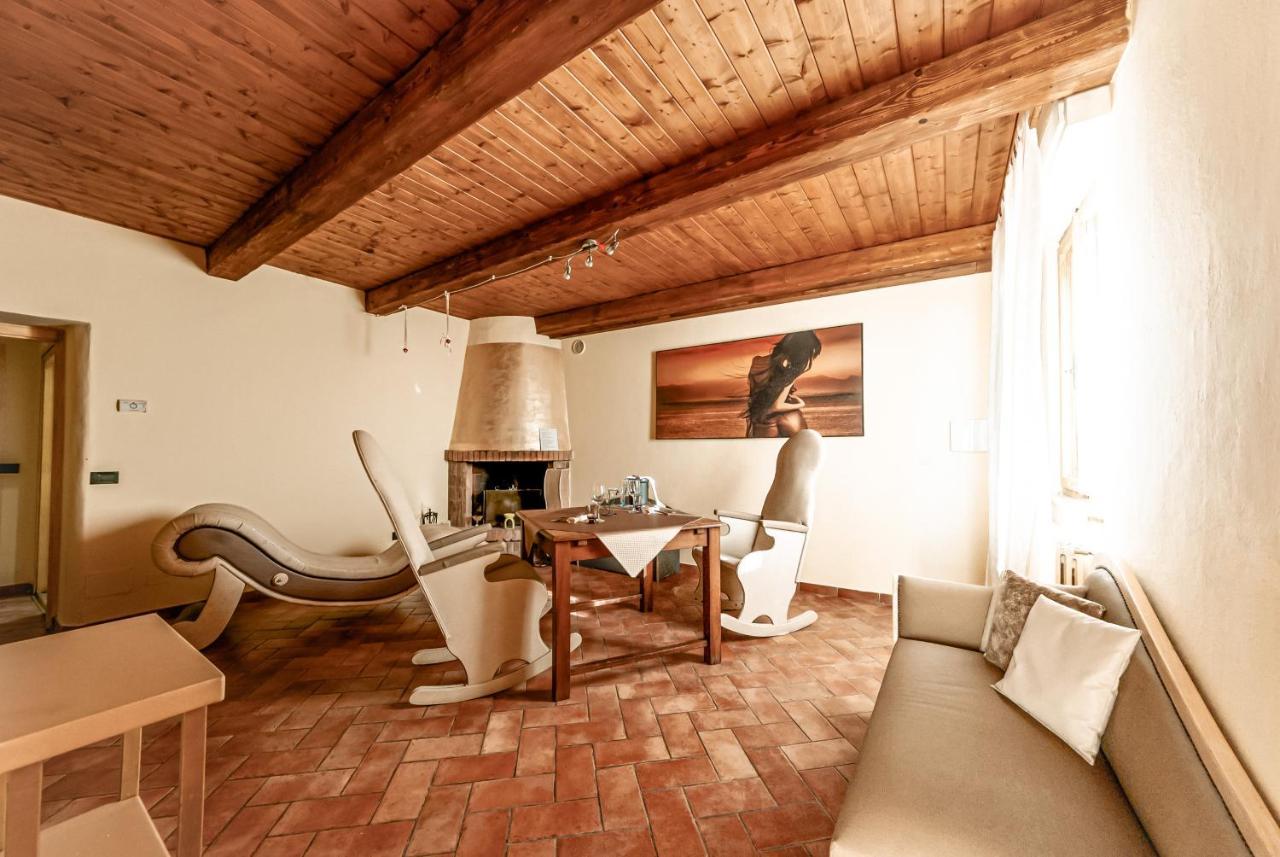 Bed and Breakfast Il Nido D'Amore - Lorenzana Colombaie Екстер'єр фото