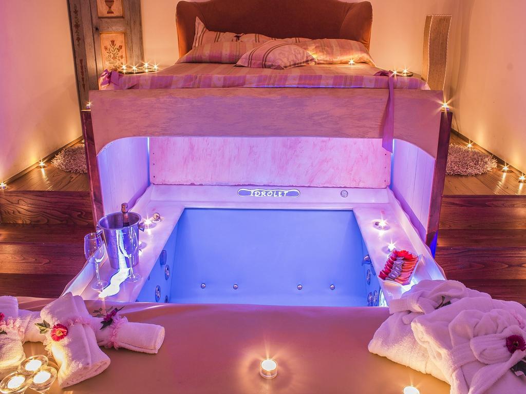 Bed and Breakfast Il Nido D'Amore - Lorenzana Colombaie Екстер'єр фото